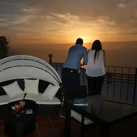 帕拉迪索卡普里住宿加早餐旅馆 住宿加早餐酒店 4*