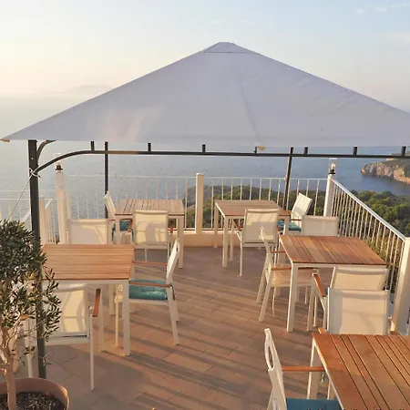 住宿加早餐酒店 帕拉迪索卡普里住宿加早餐旅馆