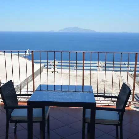 住宿加早餐酒店 帕拉迪索卡普里住宿加早餐旅馆