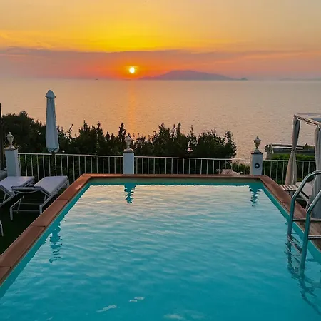 住宿加早餐酒店 帕拉迪索卡普里住宿加早餐旅馆