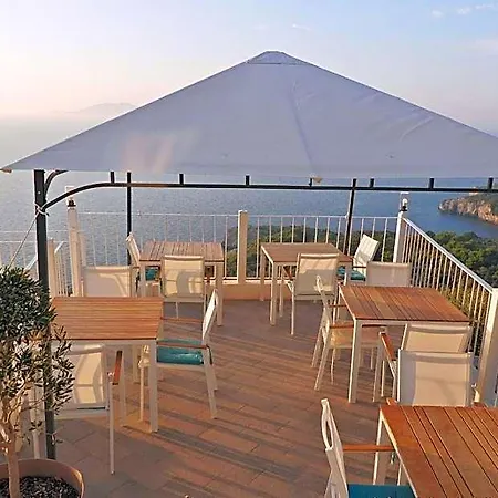 Il Paradiso Di Capri 4*