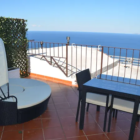 Alojamento de Acomodação e Pequeno-almoço Il Paradiso Di Capri 4*